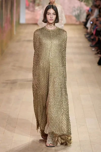 Look 60